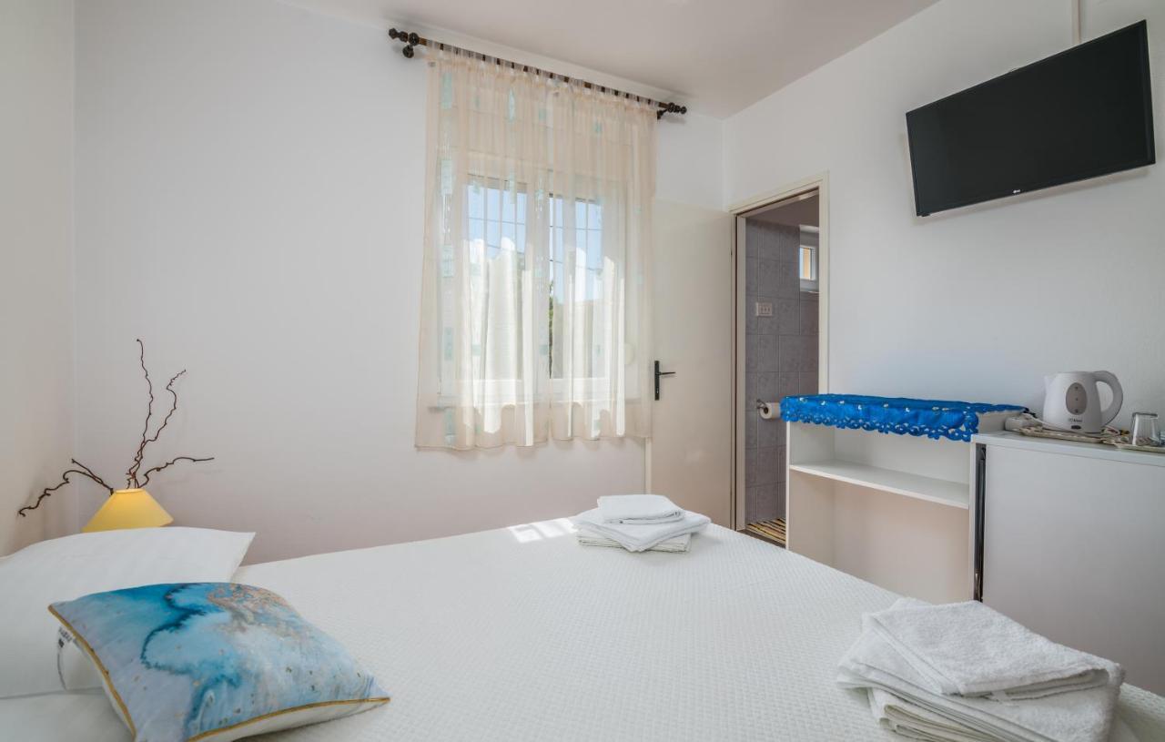 Rooms Valentino Vrh  Exterior foto