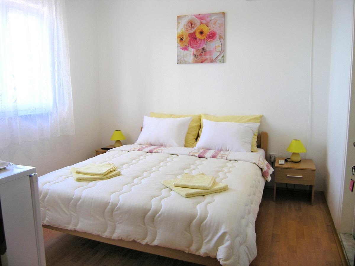Rooms Valentino Vrh  Exterior foto