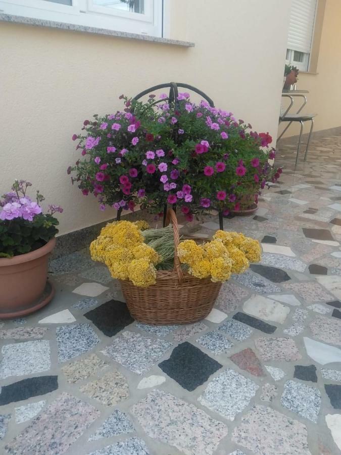 Rooms Valentino Vrh  Exterior foto